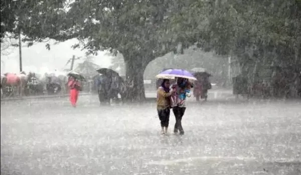 बेंगलुरु में भारी बारिश का कहर, पानी-पानी हुआ शहर